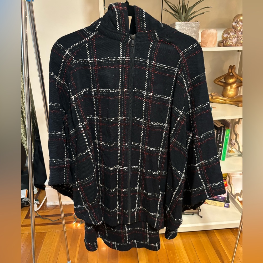 Bcbg Generation Cape - image 1